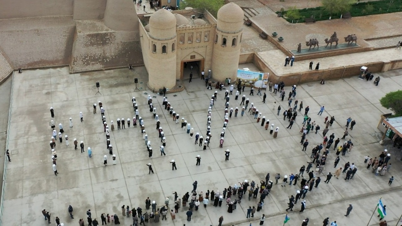 ozbekistan-in-harezm-kulturunun-cogurmesi-turistleri-buyuledi