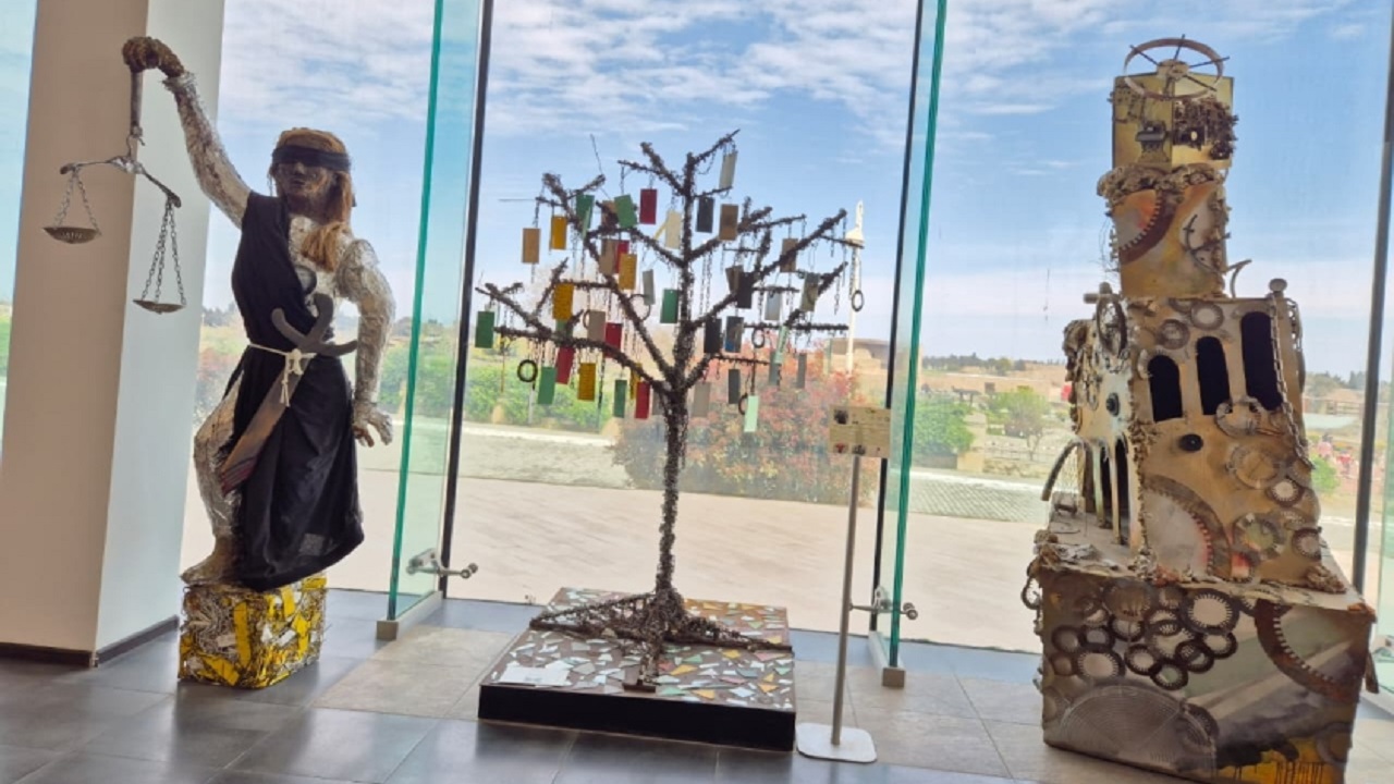 ikinci-hayat-sergisinde-atiklar-sanata-donusmus