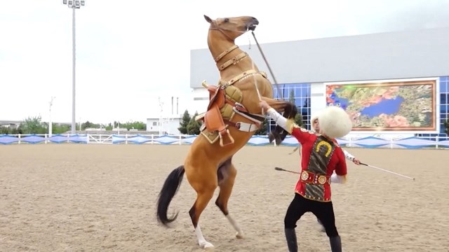 turkmen-ati-milli-bayrami-buyuk-coskuyla-kutlandi