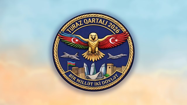 baku-goklerinde-turaz-kartali