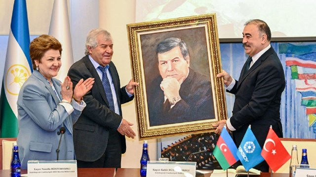 turk-dunyasinin-ozgurluk-sesi-ankara-da-yankilandi-sabir-rustemhanli-80-yasin