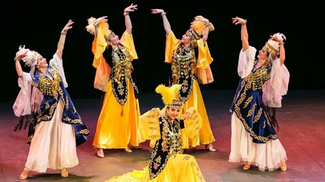 hiva-30-ulkeden-binlerce-sanatciyi-3-uluslararasi-lazgi-dans-festivali-ile-bir