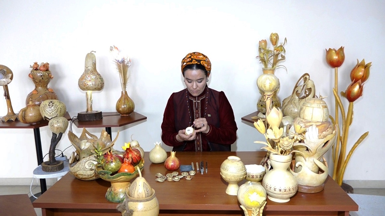 turkmenistan-da-su-kabagi-sanat-eserine-donusuyor