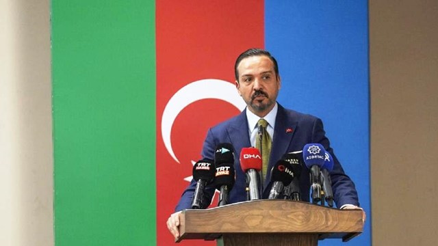 zorlu-bir-kere-yukselen-bayrak-aliyev-doneminde-daha-yukarilara-kaldirildi