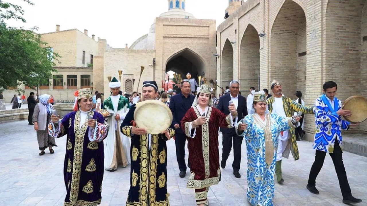 buhara-da-3-uluslararasi-kuyumculuk-ve-kazaziye-festivali-basladi