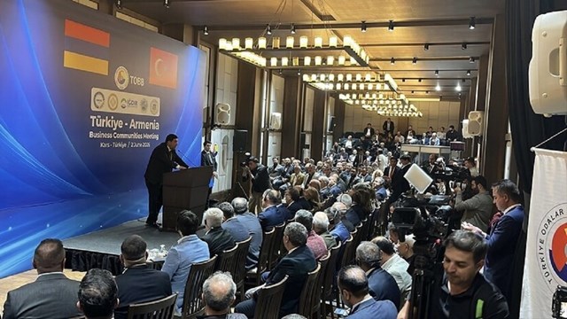 kars-ta-turkiye-ermenistan-is-insanlari-toplantisi-gerceklesti