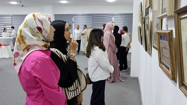 mirasin-yolculari-baba-nakkas-in-izinde-sergisi-taskent-te-acildi