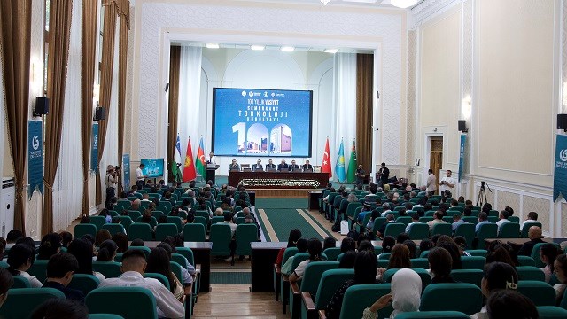 ozbekistanin-tarihi-semerkant-sehrinde-100-yillik-vasiyet-turkoloji-kurultayi