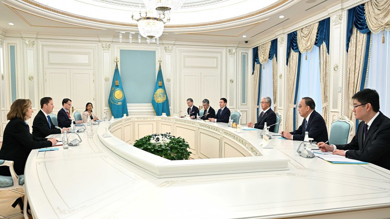 kazakistan-cumhurbaskani-tokayev-trumpin-guney-ve-orta-asya-ozel-temsilcisi-go