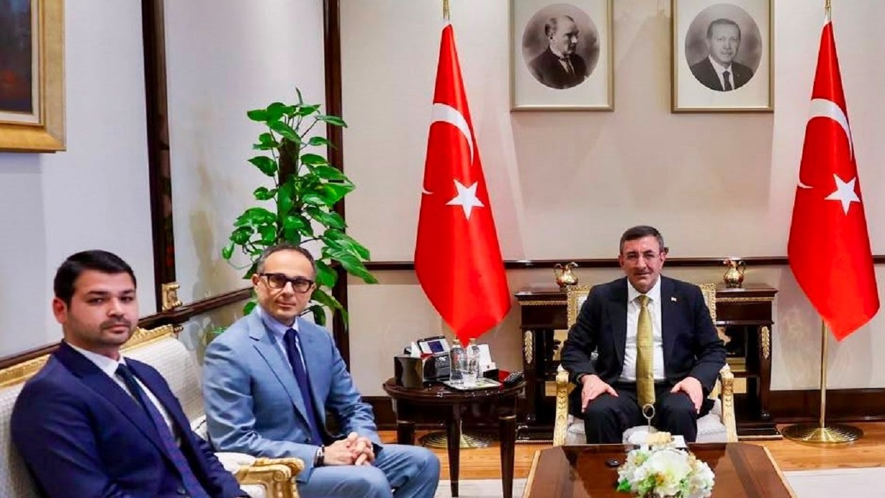 cumhurbaskani-yardimcisi-azerbaycan-ziyareti-sirasinda-turkpa-genel-merkezini-z
