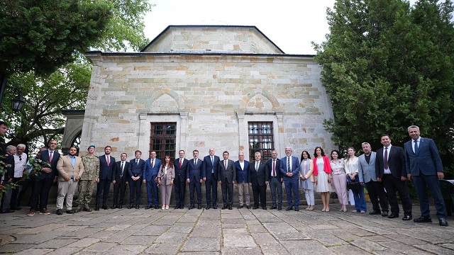 sultan-1-murad-hudavendig-r-han-kosova-da-dualarla-anildi