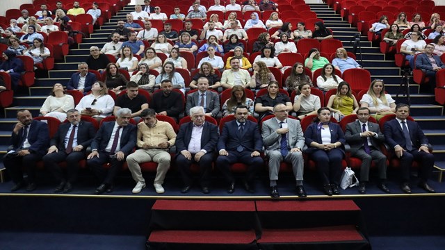 kuzey-makedonya-da-turkce-egitim-veren-250-ogretmene-yenilikci-egitim-semineri