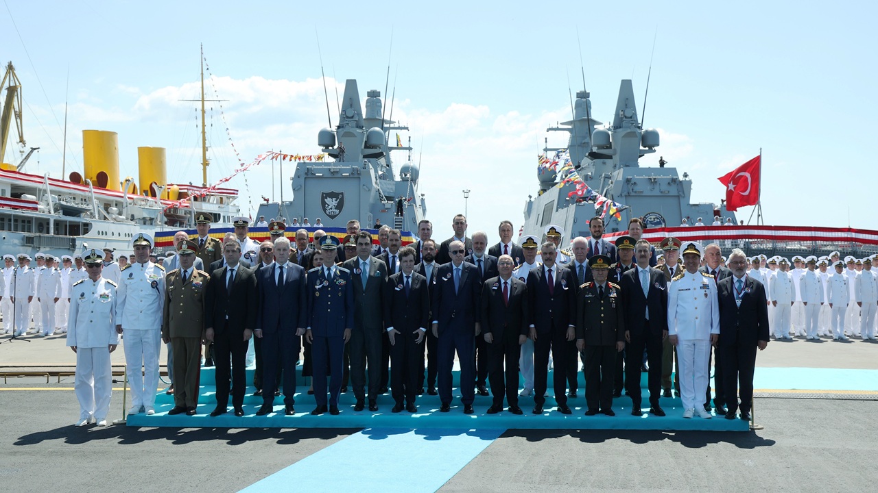 turkiye-ilk-kez-bir-nato-ve-ab-ulkesine-savas-gemisi-ihrac-etti