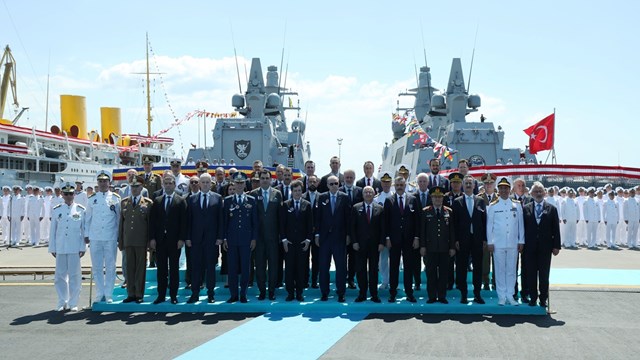 turkiye-ilk-kez-bir-nato-ve-ab-ulkesine-savas-gemisi-ihrac-etti