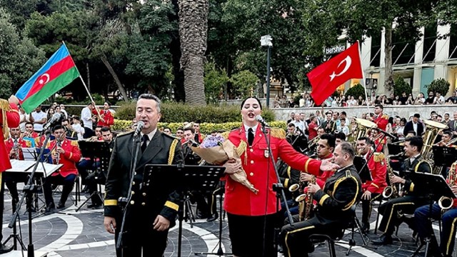 baku-de-turkiye-ve-azerbaycan-askeri-orkestralarindan-ortak-konser