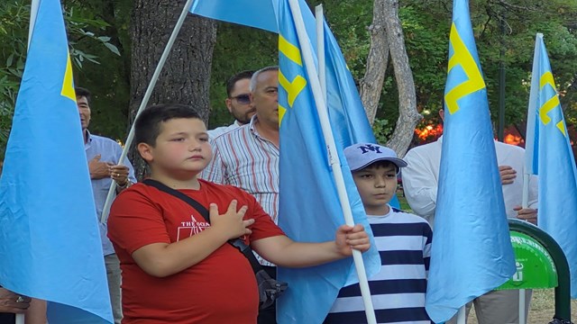 kirim-tatar-milli-bayrak-gunu-coskuyla-kutlandi