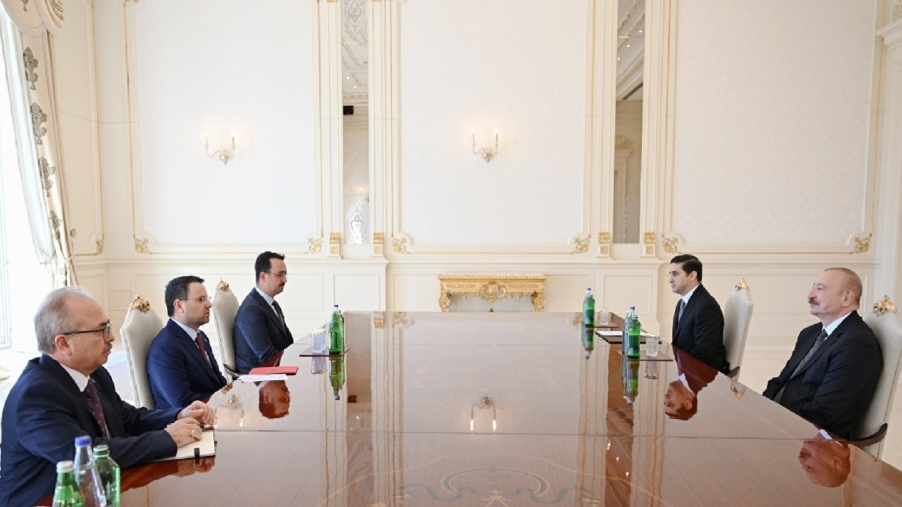 azerbaycan-cumhurbaskani-aliyev-adalet-bakani-akin-gurlek-i-kabul-etti