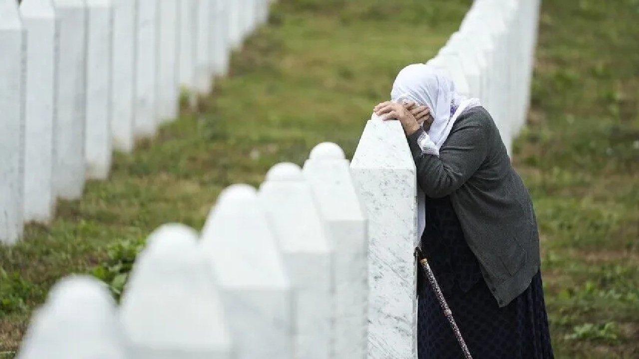 srebrenitsa-soykirimi-nin-31-yilinda-potocari-de-buruk-veda-10-kurban-daha-top
