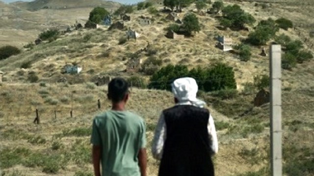 sanghay-odullu-ereze-biskekte-gorkemli-gala-ile-vizyona-girdi