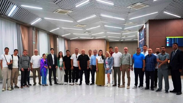 azerbaycanli-gazetecilerin-kirgizistan-ziyareti
