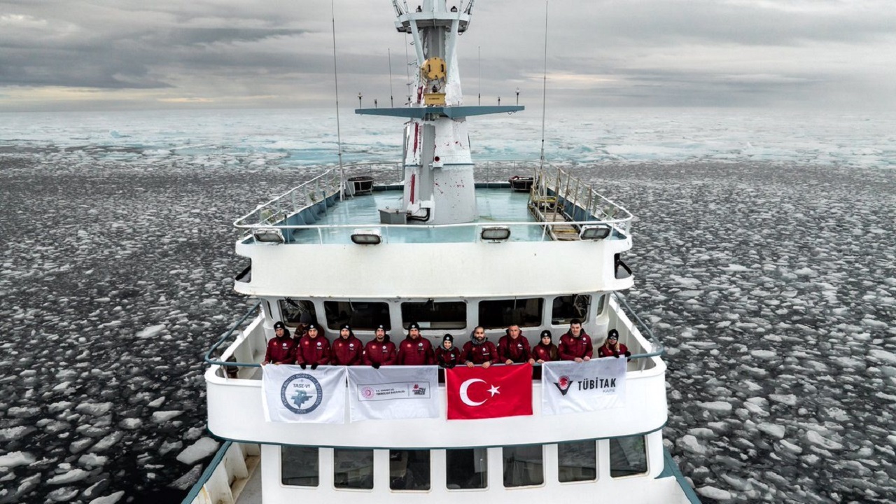 turk-genc-bilim-insanlari-kuzey-kutbundan-dondu