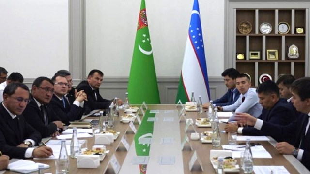 askabatta-turkmenistan-ozbekistan-is-forumu-iki-ulkenin-buyuk-sirketlerini-bir