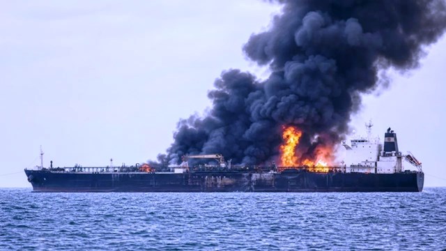 hazar-boru-hatti-terminalinde-petrol-tankerlerine-yine-iha-saldirisi-duzenlendi