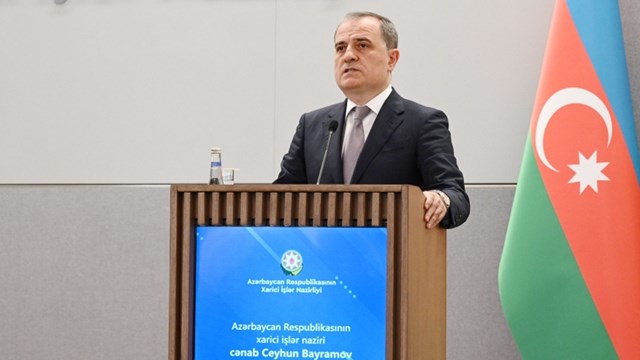 azerbaycan-disisleri-bakanindan-agit-e-mayin-temizleme-ve-bolgesel-ulasim-cagri