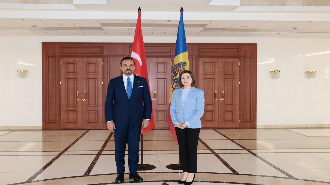 ak-parti-turk-devletleri-ile-iliskiler-baskani-kursad-zorlu-moldova-cumhurbask