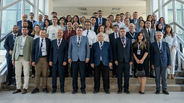 turk-dunyasinin-genc-bilim-insanlari-konyada-bulustu