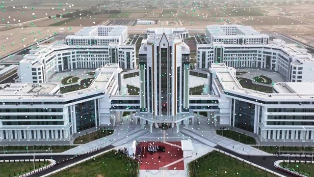 turkmenistan-cumhurbaskani-askabat-ve-turkmenabat-ta-modern-universite-kampusle
