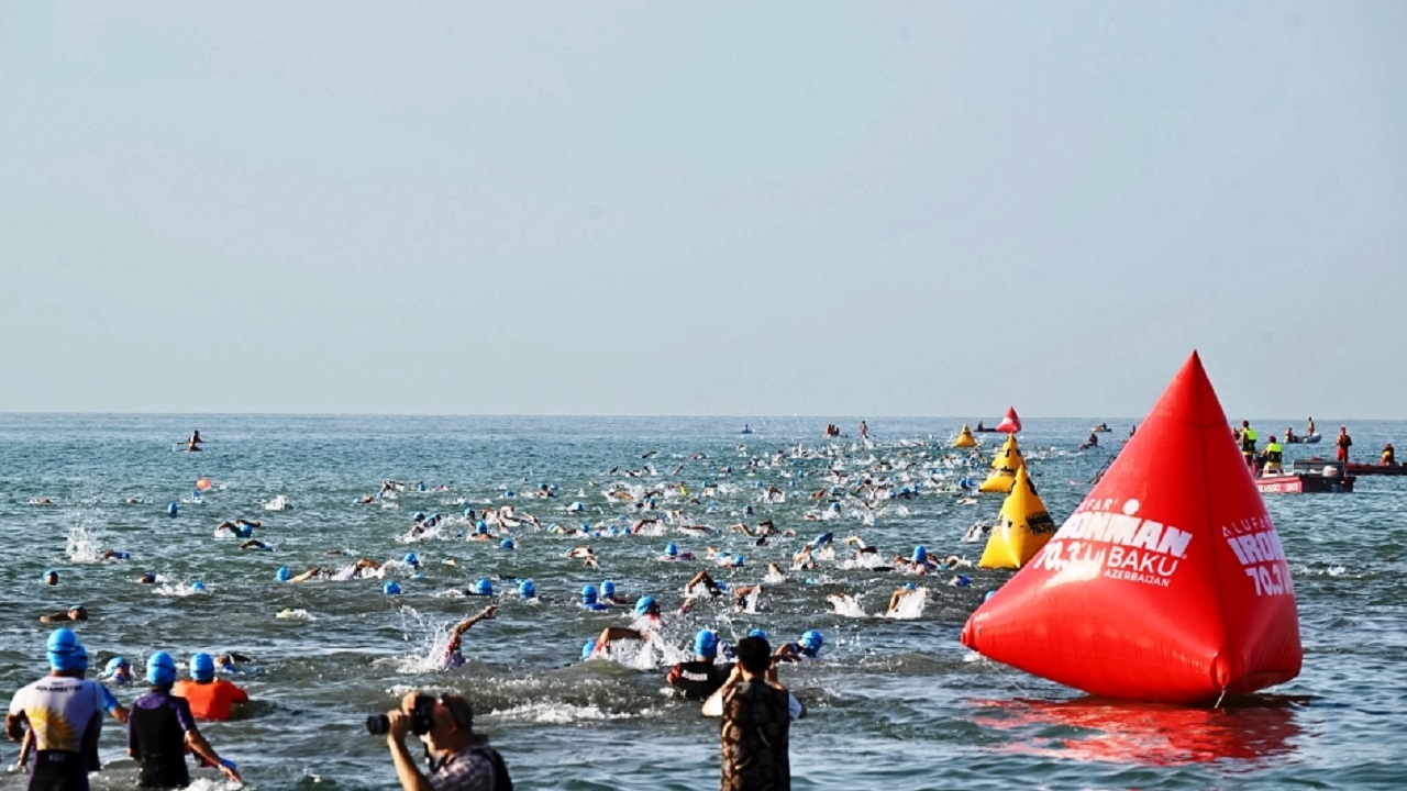 baku-de-kuresel-dayaniklilik-sinavi-ironman-70-3-triatlon-yarisi-basladi