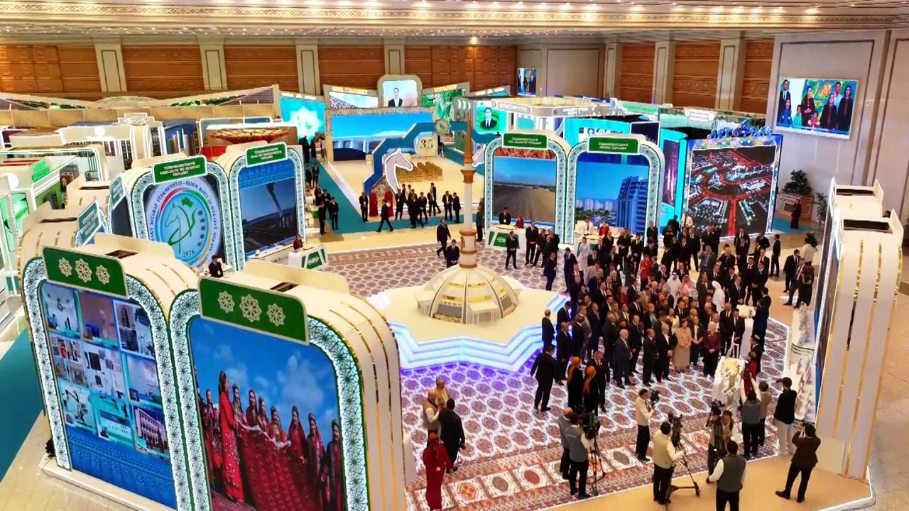 turkmenistan-bagimsizliginin-35-yilini-gorkemli-bir-ekonomi-sergisiyle-kutluyor