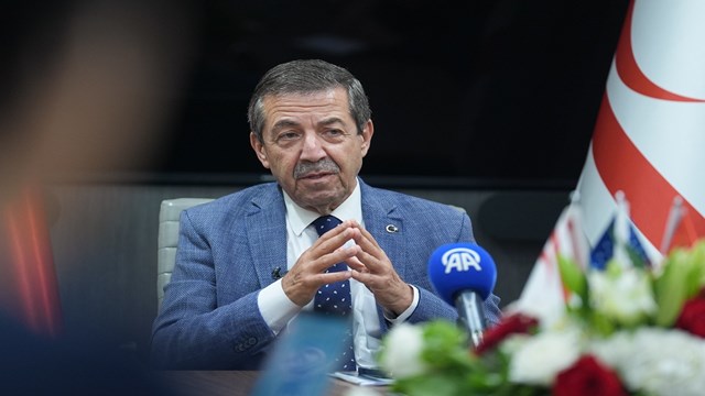 ertugruloglu-kibris-ta-iki-egemen-esit-devlet-politikasi-son-noktadir