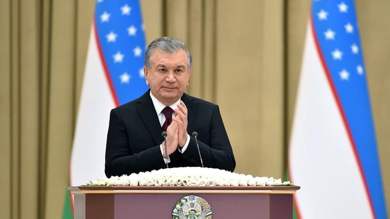 ozbekistan-da-ogretmenler-gunu-kutlaniyor