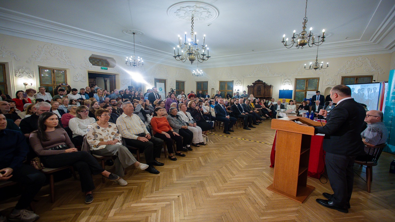romanya-da-turk-ve-tatar-toplumlarinin-700-yillik-tarihi
