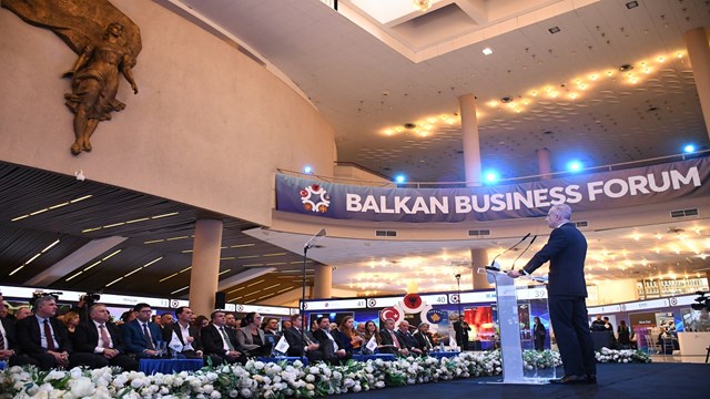 arnavutlukun-baskenti-tiranda-balkan-is-forumu-yapildi