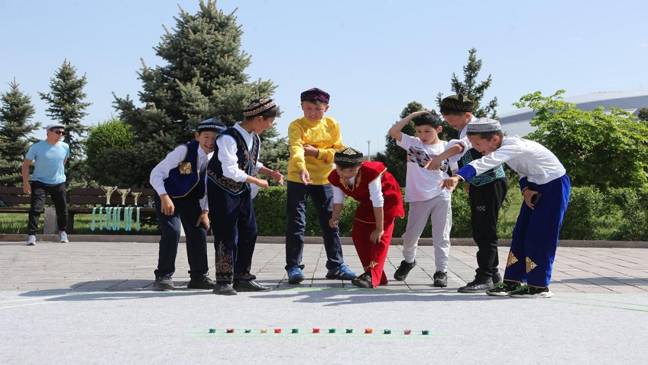 kazakistan-da-geleneksel-oyun-okullarda-ders-olarak-ogretiliyor