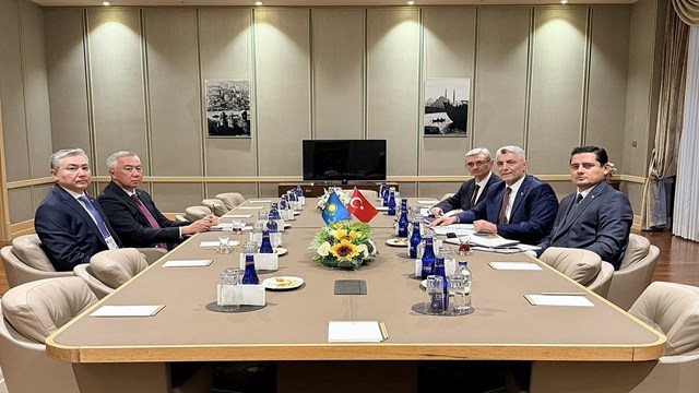 turkiye-ve-kazakistan-15-milyar-dolarlik-ticaret-hedefini-degerlendirdi