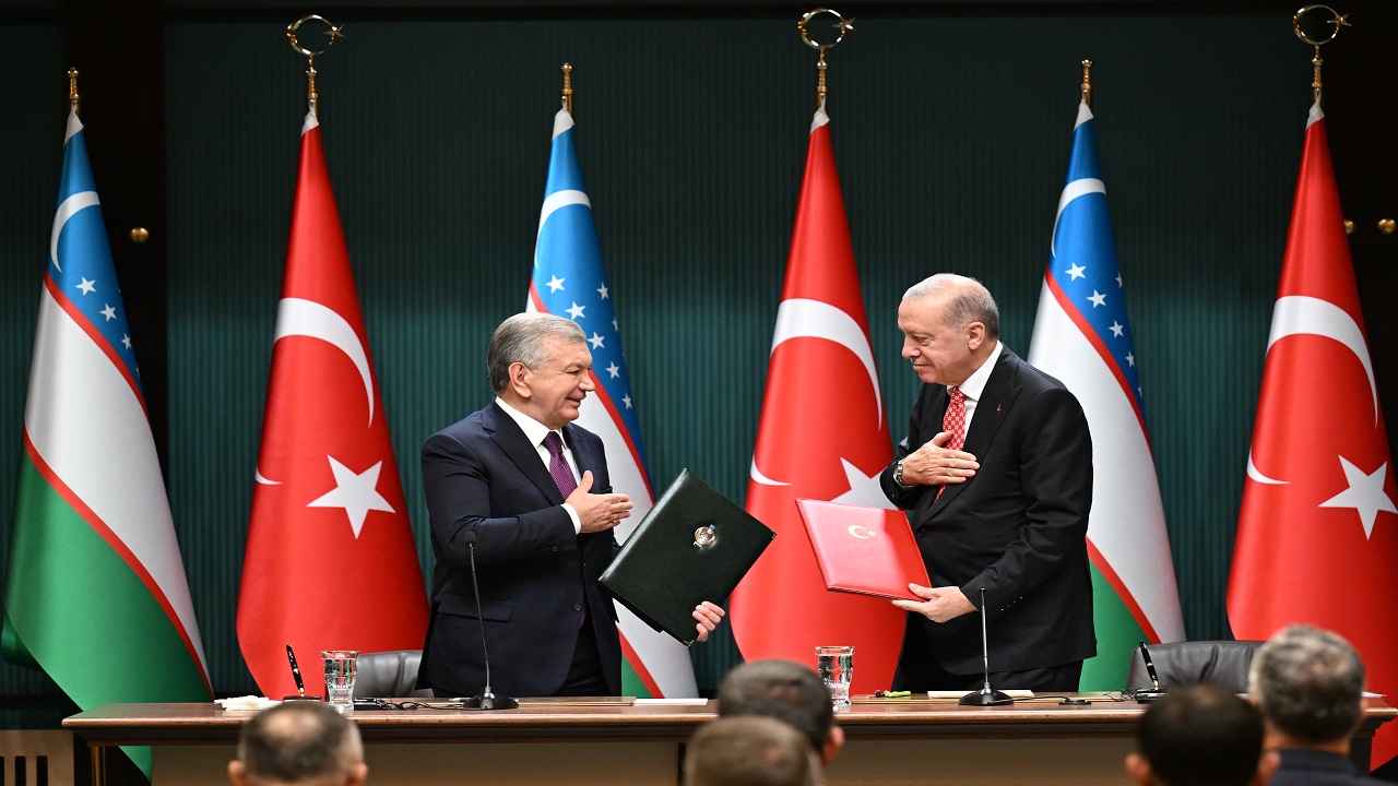 turkiye-ile-ozbekistan-arasinda-5-anlasma-imzalandi