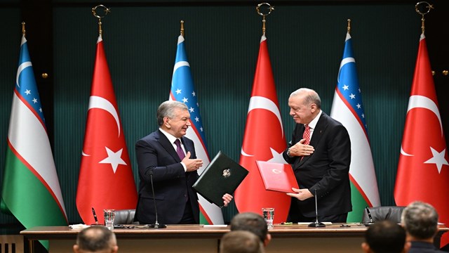 turkiye-ile-ozbekistan-arasinda-5-anlasma-imzalandi